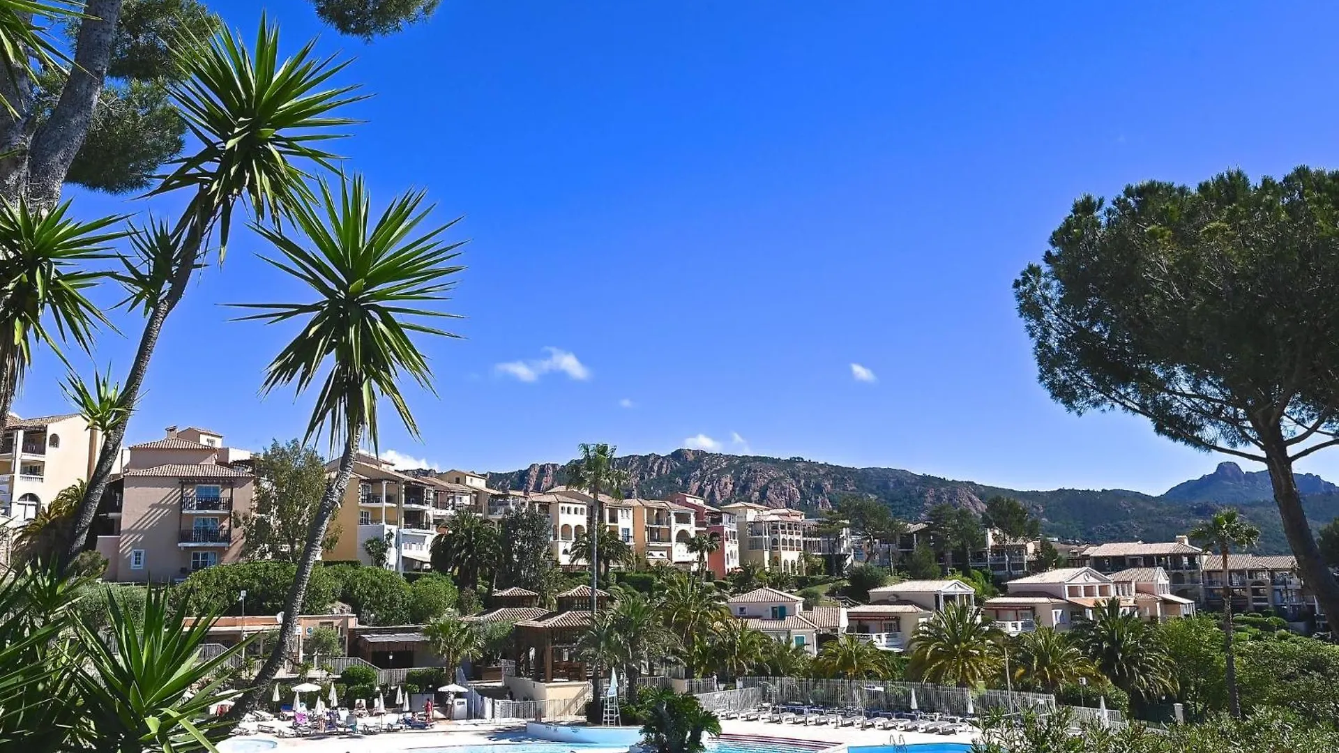 Apartment Village Cap Esterel - L'Esquinade-81 By Interhome Saint-Raphael
